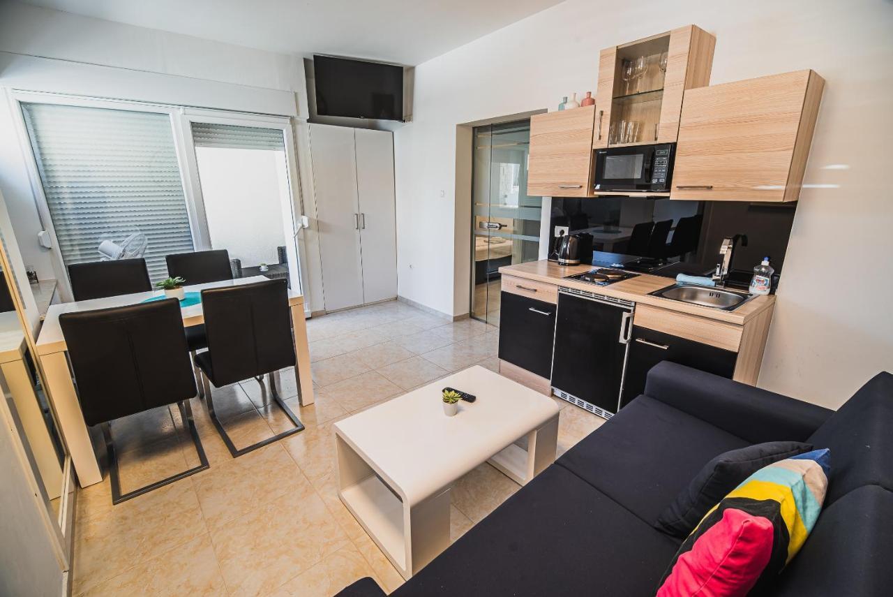 Downtown Park Apartments With Balcony Vodice Exteriör bild