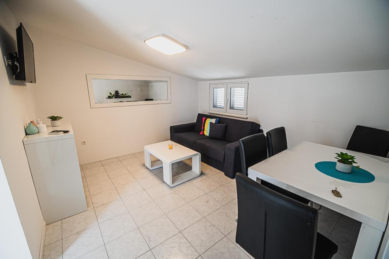 Downtown Park Apartments With Balcony Vodice Exteriör bild