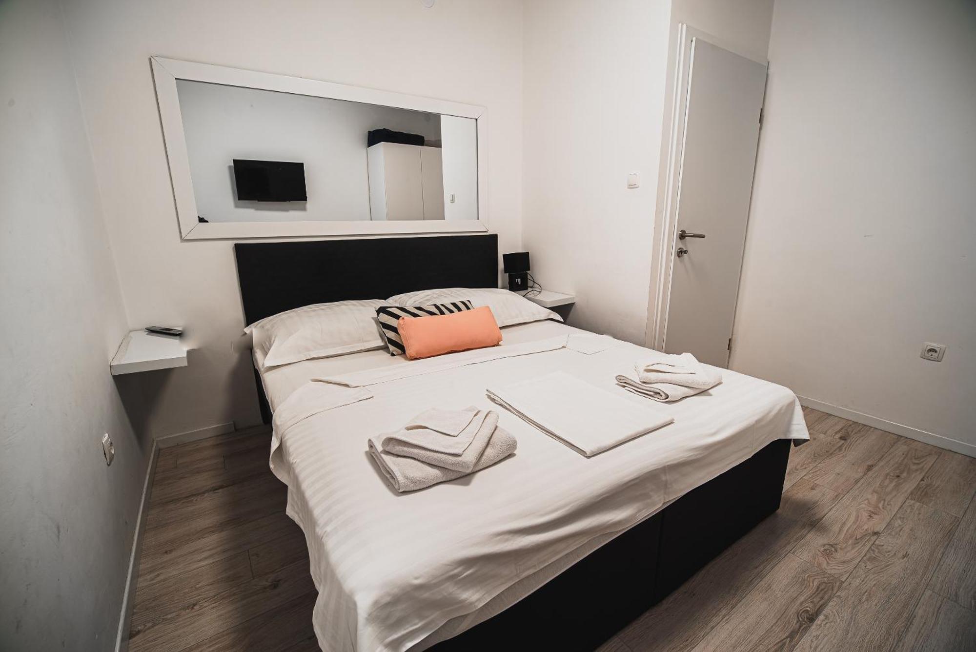 Downtown Park Apartments With Balcony Vodice Rum bild
