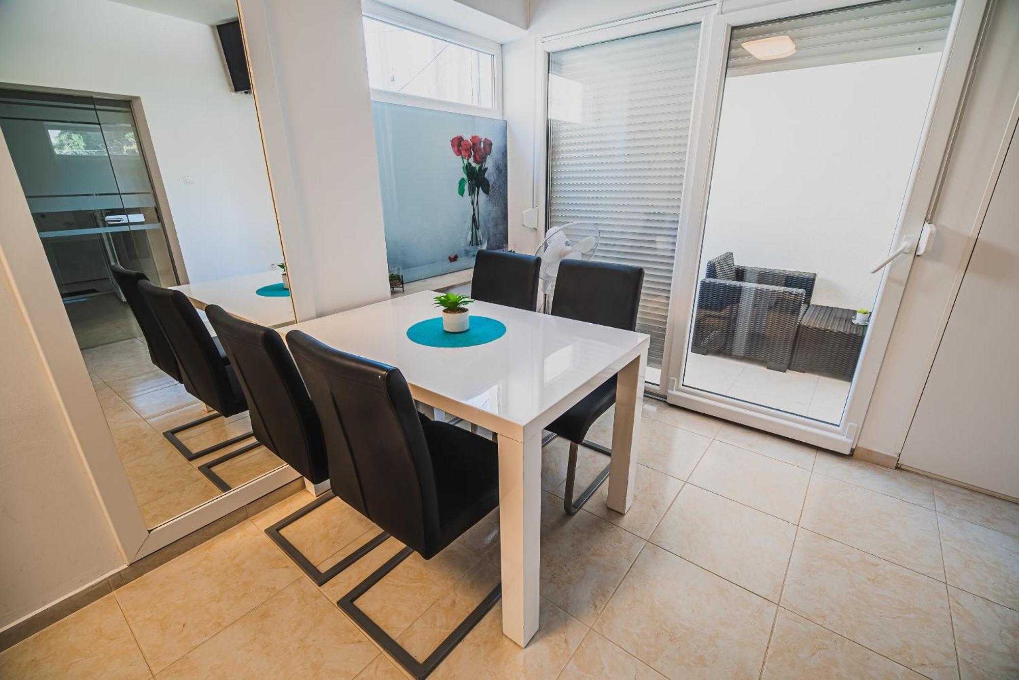 Downtown Park Apartments With Balcony Vodice Rum bild